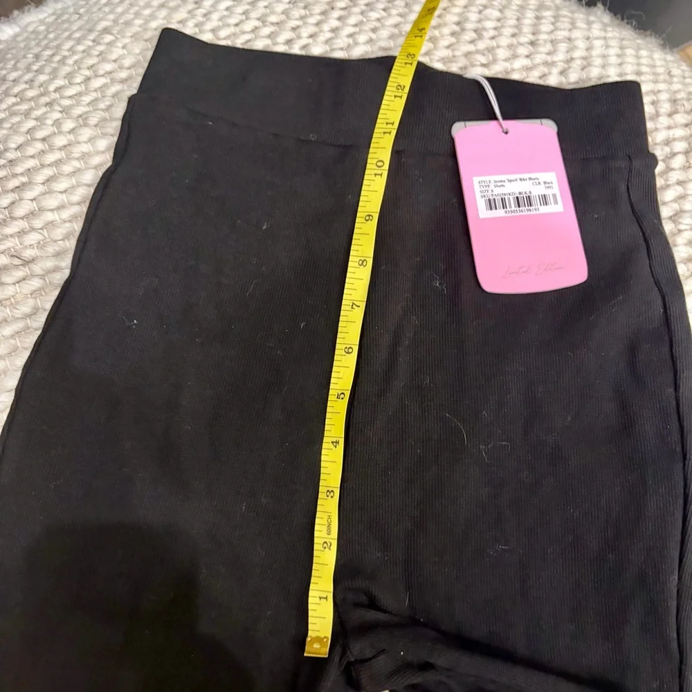 MESHKI Black Bike Shorts Size Small